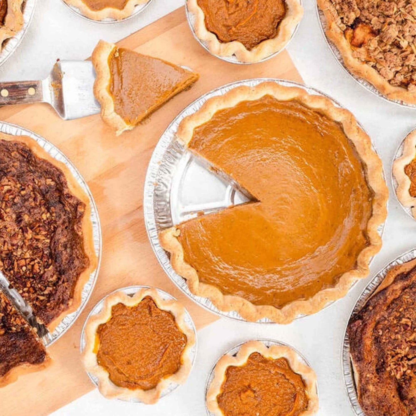 Disposable 9” Shallow Aluminum Foil Pie Pans / Non-Stick & Oven Safe, Silver Cake Pans & Molds VeZee