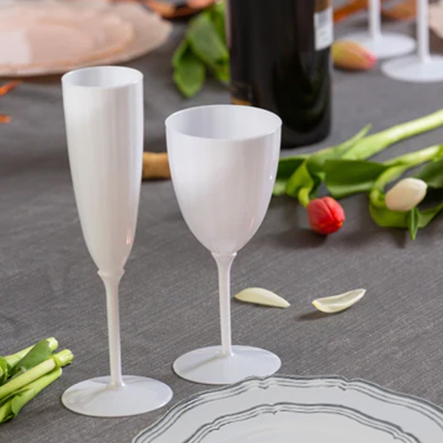 White Plastic Champagne Cup 6oz Decorline