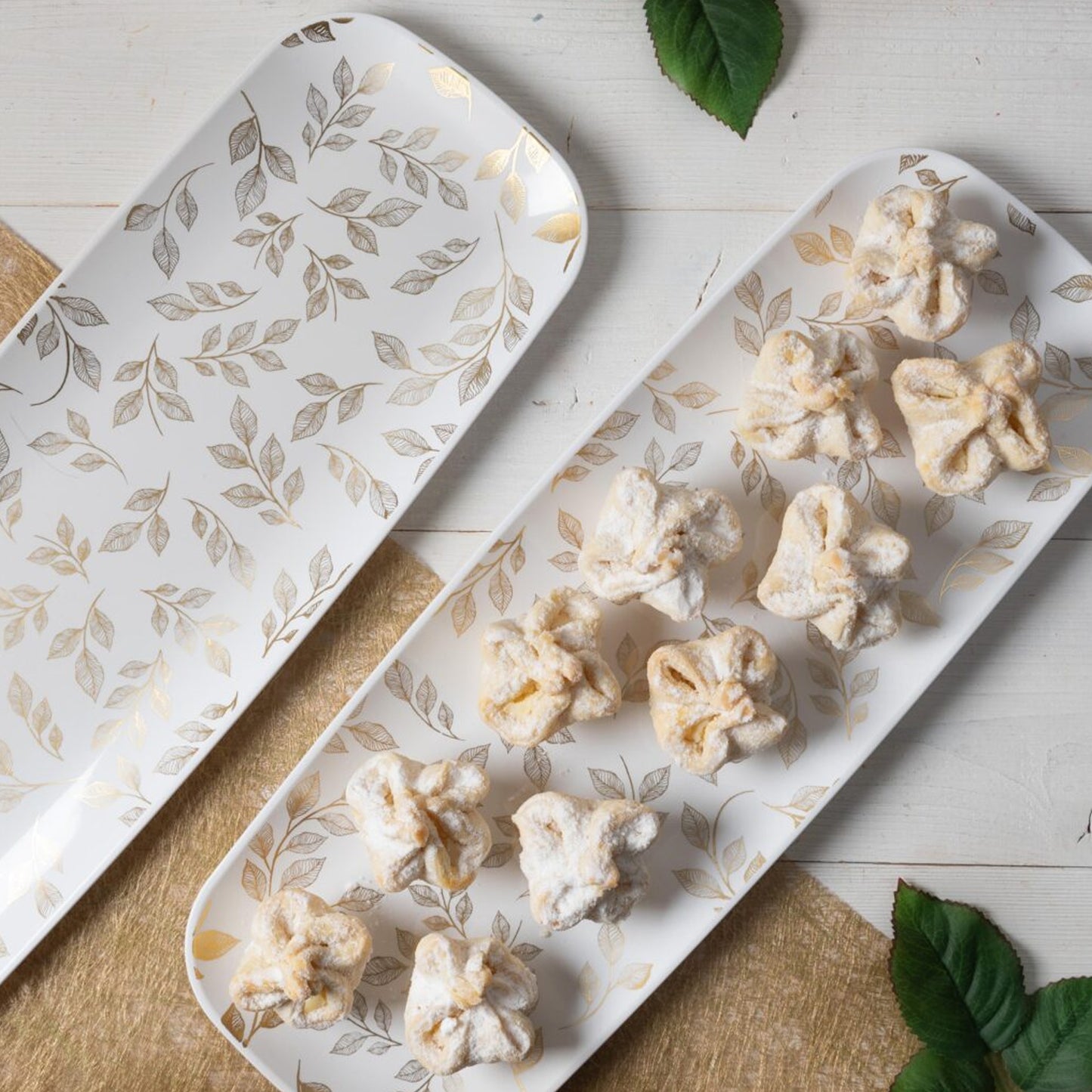 Organic 17.5″ Leave White plastic Disposable Tray Rectangle Disposable Serving Trays Blue Sky