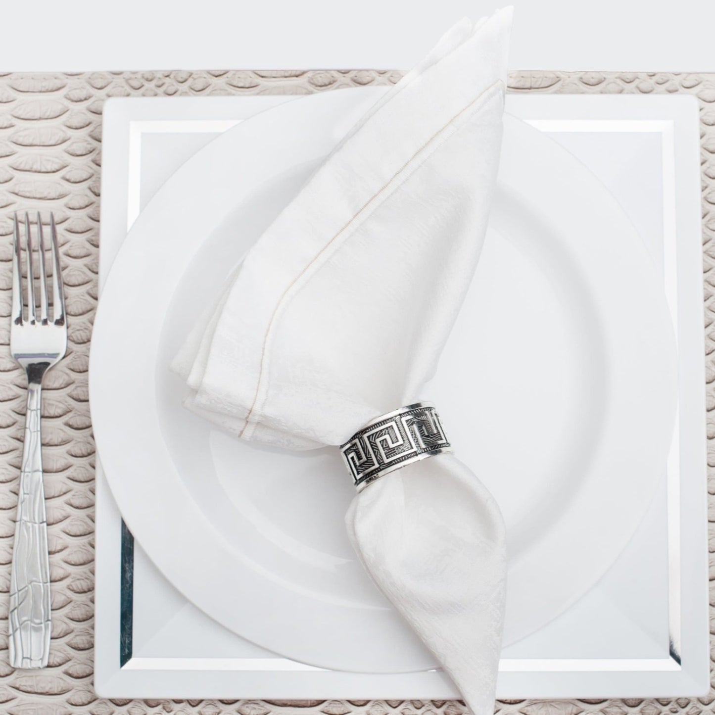 SALE Celtic Silver Plated Embossed Napkin Rings Set 4pc Napkin Rings VeZee