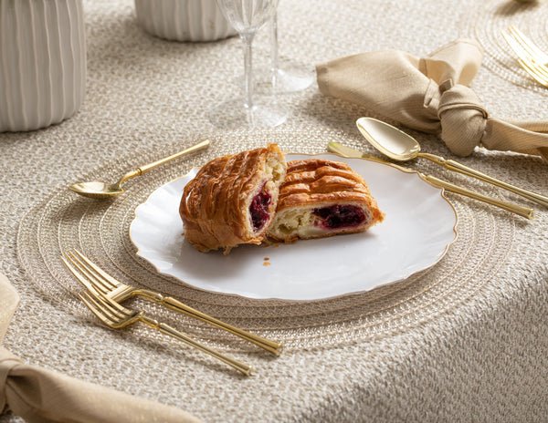 10.25"&7.5" White and Gold Round Disposable Plastic Plates COMBO Set-Luxe Combo Disposable Plates Decorline