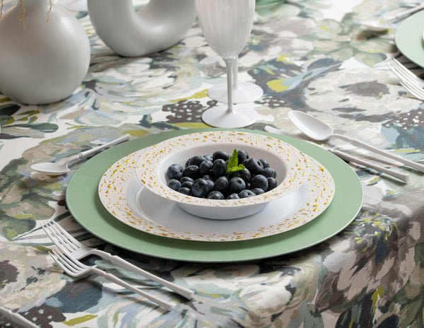 Pebbled 10" White & Gold Dinner Plates 10CT White and Gold Round Plastic Plates 10" - Pebbled 10 Count Decorline