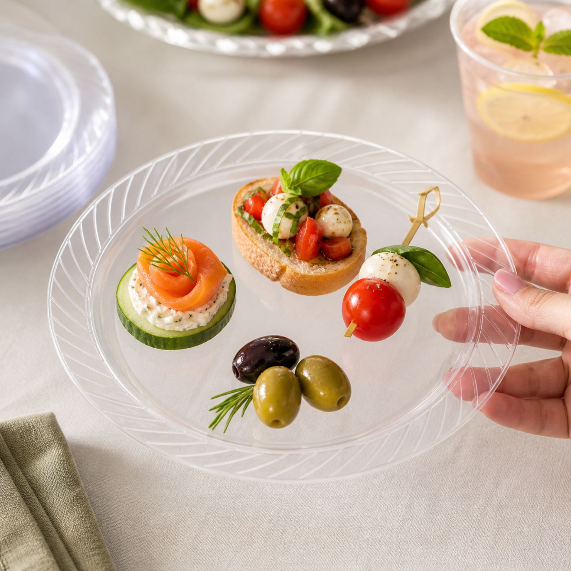*JUMBO PACK* 7" Plates frosty Clear Lightweight Plastic Disposable Disposable Plates Blue Sky