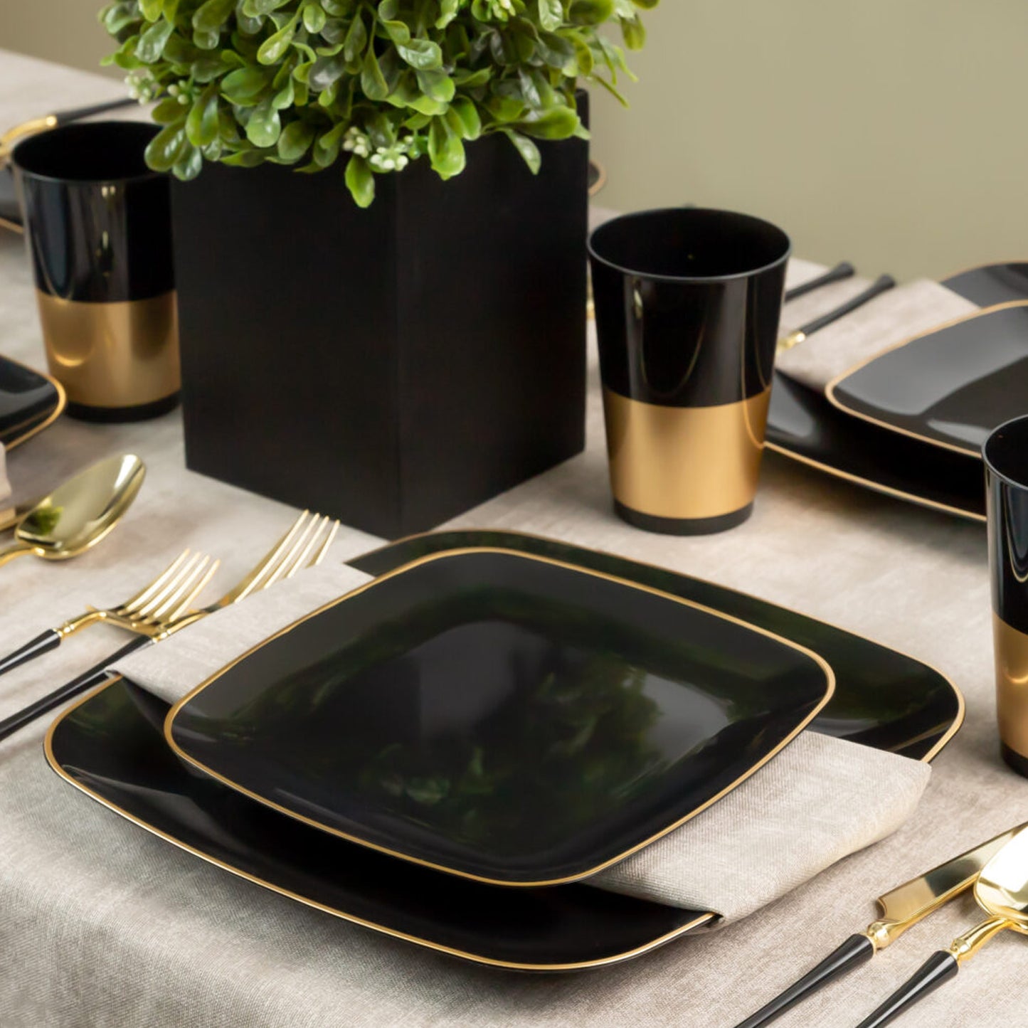 Organic Collection Black and Gold Rim Square Dinner Plates 7.25" Tablesettings Blue Sky   